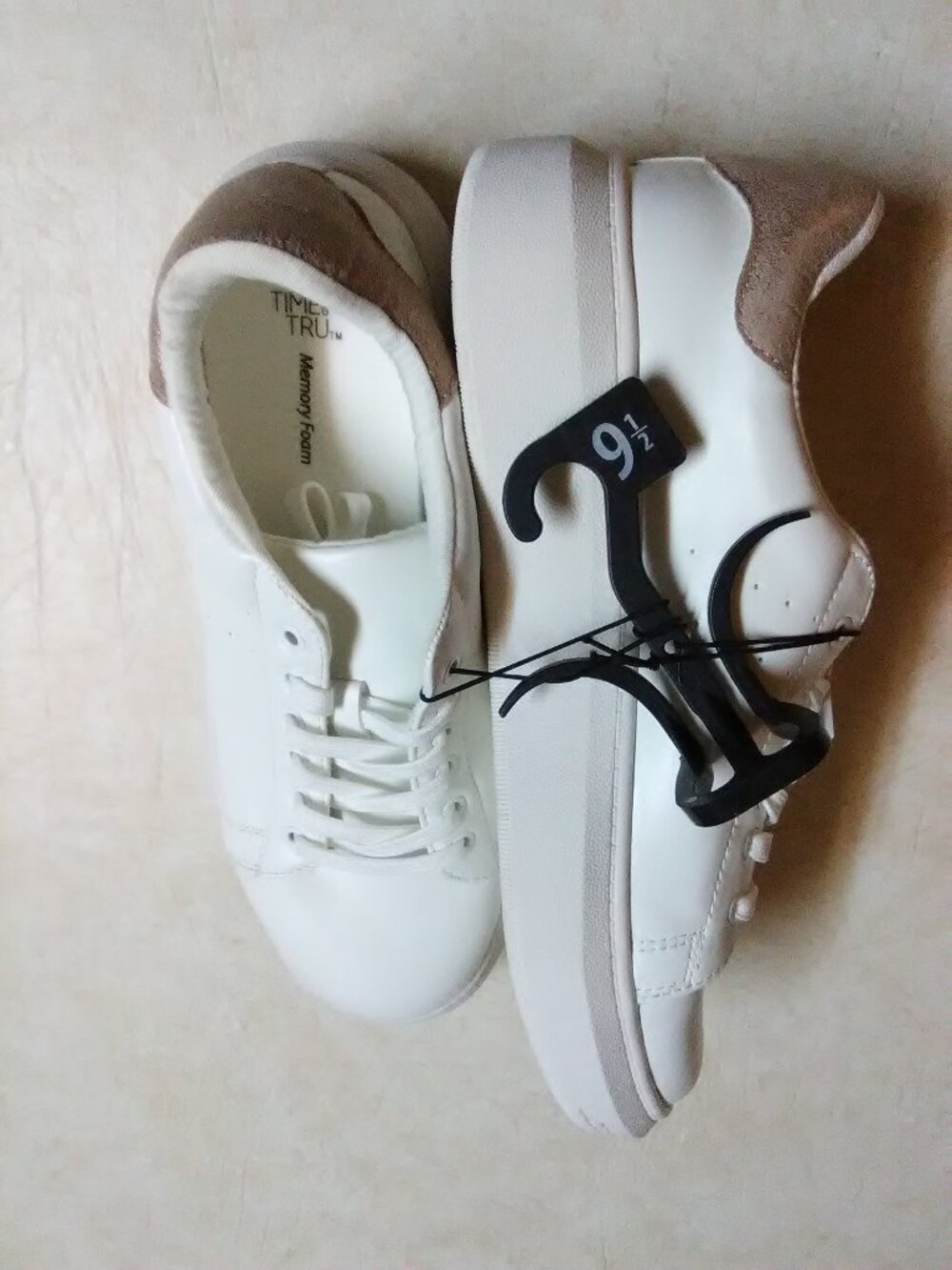 NWT Time and Tru womens platform sneakers - sz 9 1/2 - memory foam - white +